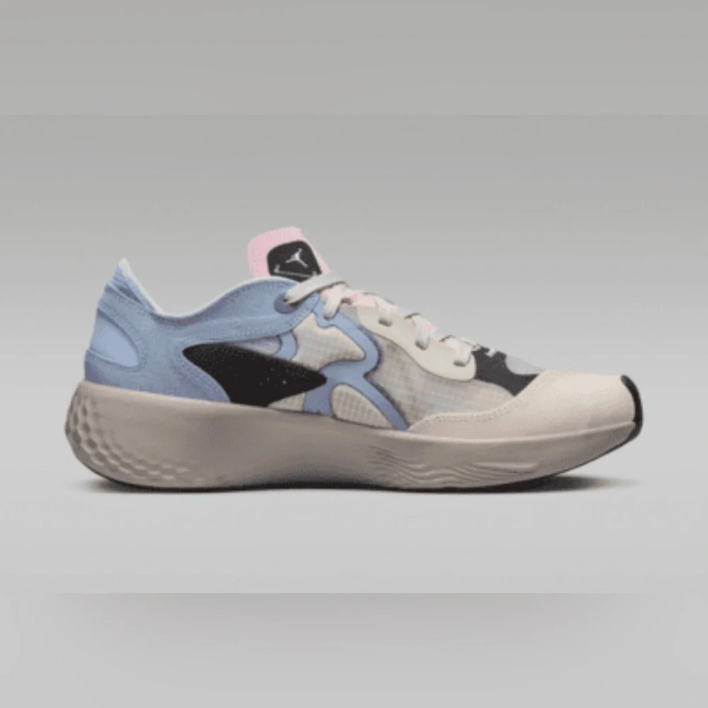 NWT Jordan Men’s Jumpman Delta 3 Low